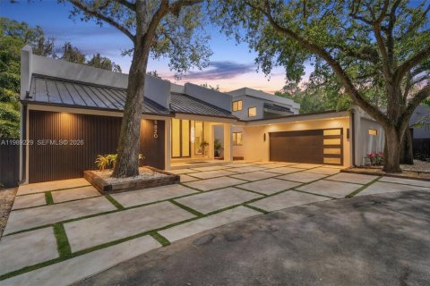 House in Hollywood, Florida 5 bedrooms, 497.68 sq.m. № 2057886 - photo 4