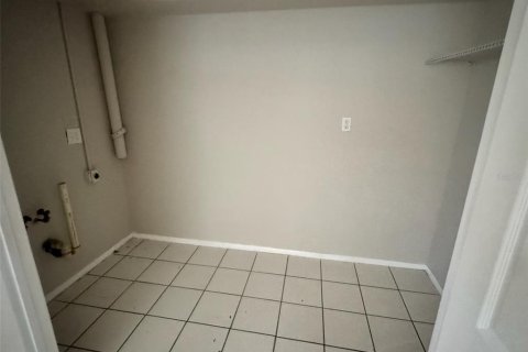 House in Winter Haven, Florida 4 bedrooms, 177.26 sq.m. № 1898678 - photo 11