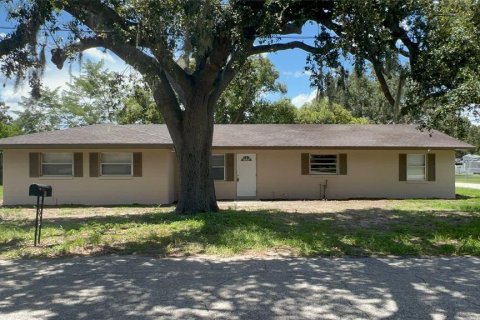 House in Winter Haven, Florida 4 bedrooms, 177.26 sq.m. № 1898678 - photo 1