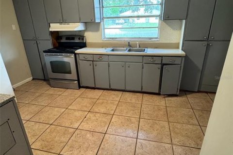 House in Winter Haven, Florida 4 bedrooms, 177.26 sq.m. № 1898678 - photo 3