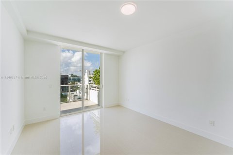 Condo in Bay Harbor Islands, Florida, 2 bedrooms  № 1845478 - photo 7