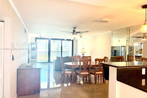 Condo in Deerfield Beach, Florida, 2 bedrooms  № 1933658 - photo 6
