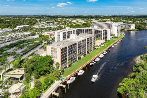 Condo in Deerfield Beach, Florida, 2 bedrooms  № 1933658 - photo 25