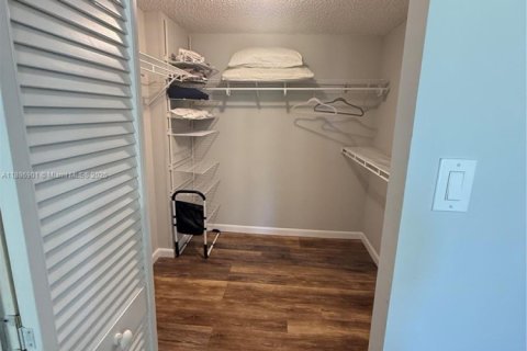 Condo in Deerfield Beach, Florida, 2 bedrooms  № 1933658 - photo 16