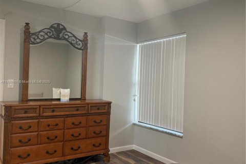 Condo in Deerfield Beach, Florida, 2 bedrooms  № 1933658 - photo 11