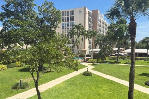 Condo in Deerfield Beach, Florida, 2 bedrooms  № 1933658 - photo 22