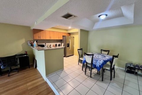 Copropriété à louer à Lauderhill, Floride: 1 chambre, 74.32 m2 № 2243881 - photo 6