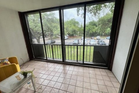 Copropriété à louer à Lauderhill, Floride: 1 chambre, 74.32 m2 № 2243881 - photo 5