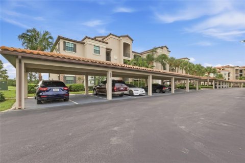 Copropriété à vendre à Lakewood Ranch, Floride: 2 chambres, 104.14 m2 № 2378255 - photo 2