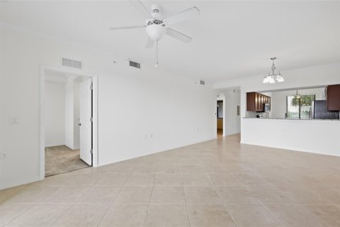 Copropriété à vendre à Lakewood Ranch, Floride: 2 chambres, 104.14 m2 № 2378255 - photo 15