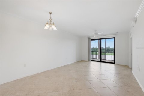 Copropriété à vendre à Lakewood Ranch, Floride: 2 chambres, 104.14 m2 № 2378255 - photo 12