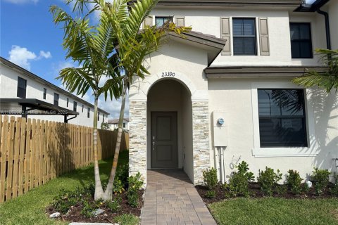 Touwnhouse à louer à Miami, Floride: 3 chambres, 170.01 m2 № 1871879 - photo 2