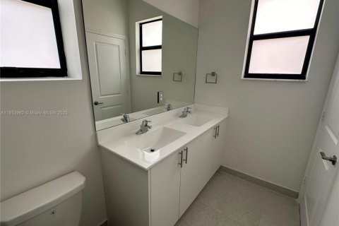 Touwnhouse à louer à Miami, Floride: 3 chambres, 170.01 m2 № 1871879 - photo 25