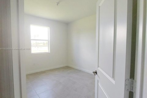 Propiedad comercial en alquiler en Homestead, Florida, 2 dormitorios № 1934490 - foto 6