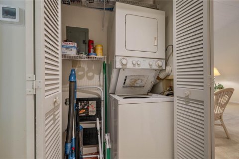 Купить кондоминиум в Лейк-Уэльс, Флорида 7 комнат, 101.08м2, № 2228360 - фото 23