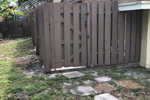 Villa ou maison à vendre à Fort Lauderdale, Floride: 2 chambres, 74.32 m2 № 1966450 - photo 10