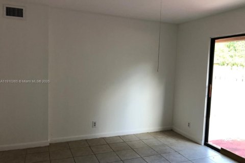 Villa ou maison à vendre à Fort Lauderdale, Floride: 2 chambres, 74.32 m2 № 1966450 - photo 6