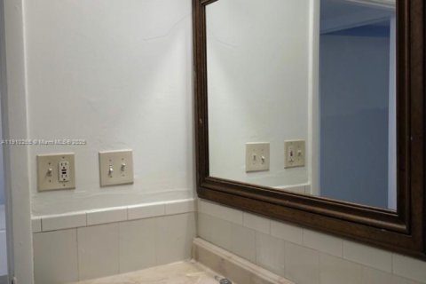 Villa ou maison à vendre à Fort Lauderdale, Floride: 2 chambres, 74.32 m2 № 1966450 - photo 5