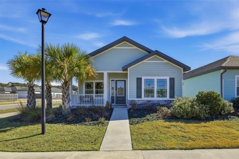 House in Gainesville, Florida 3 bedrooms, 148.83 sq.m. № 2092823 - photo 2