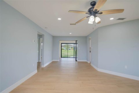 Casa en venta en Punta Gorda, Florida, 3 dormitorios, 142.79 m2 № 1679104 - foto 4