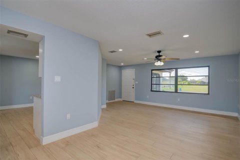 Casa en venta en Punta Gorda, Florida, 3 dormitorios, 142.79 m2 № 1679104 - foto 5