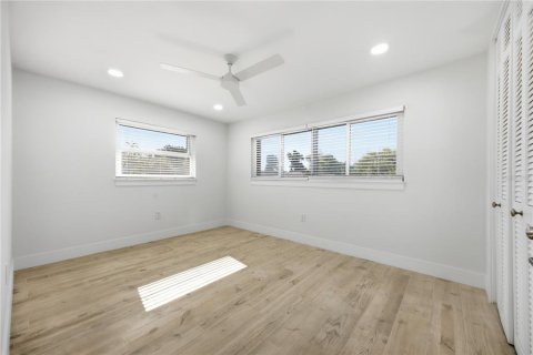 Casa en alquiler en Saint Petersburg, Florida, 4 dormitorios, 158.21 m2 № 2166614 - foto 7