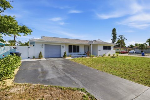 Casa en alquiler en Saint Petersburg, Florida, 4 dormitorios, 158.21 m2 № 2166614 - foto 18