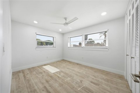 Casa en alquiler en Saint Petersburg, Florida, 4 dormitorios, 158.21 m2 № 2166614 - foto 8