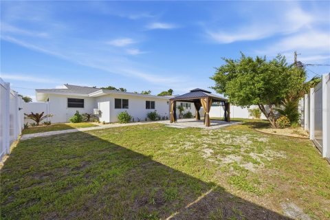 Casa en alquiler en Saint Petersburg, Florida, 4 dormitorios, 158.21 m2 № 2166614 - foto 17
