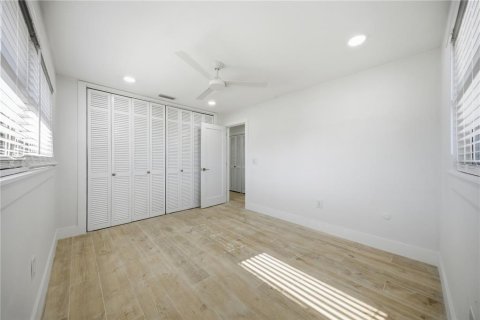 Casa en alquiler en Saint Petersburg, Florida, 4 dormitorios, 158.21 m2 № 2166614 - foto 9