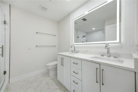 Casa en alquiler en Saint Petersburg, Florida, 4 dormitorios, 158.21 m2 № 2166614 - foto 11