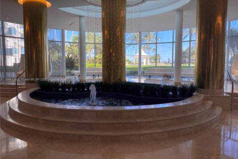 Condo in Miami Beach, Florida, 2 bedrooms  № 1864288 - photo 16