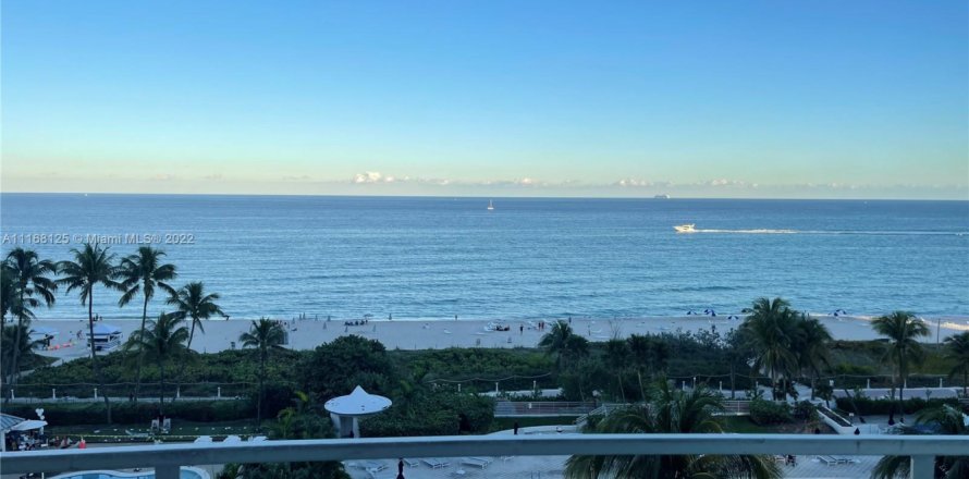 Condo in Miami Beach, Florida, 2 bedrooms  № 1864288