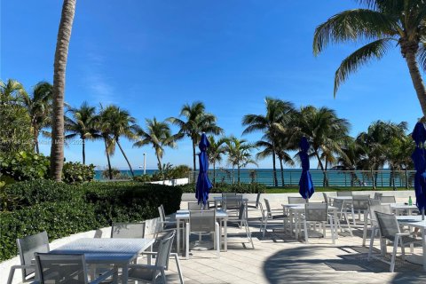 Condo in Miami Beach, Florida, 2 bedrooms  № 1864288 - photo 20
