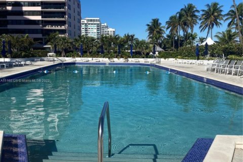 Condo in Miami Beach, Florida, 2 bedrooms  № 1864288 - photo 28