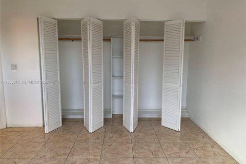 Снять в аренду кондоминиум в Халландейл-Бич, Флорида 1 спальня, 61.32м2, № 2030704 - фото 23