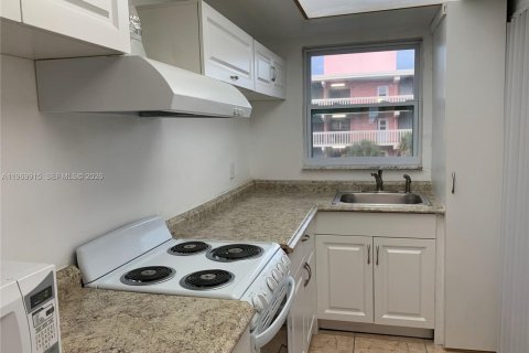 Снять в аренду кондоминиум в Халландейл-Бич, Флорида 1 спальня, 61.32м2, № 2030704 - фото 24