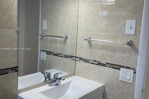 Снять в аренду кондоминиум в Халландейл-Бич, Флорида 1 спальня, 61.32м2, № 2030704 - фото 15