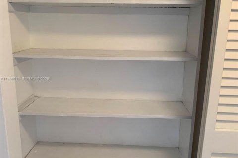 Снять в аренду кондоминиум в Халландейл-Бич, Флорида 1 спальня, 61.32м2, № 2030704 - фото 25