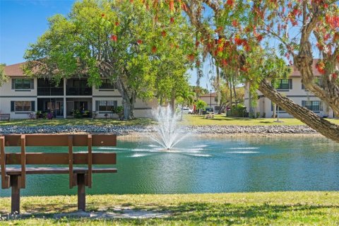 Copropriété à vendre à Port Charlotte, Floride: 3 chambres, 93.92 m2 № 2218814 - photo 8