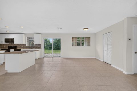 Casa en venta en Stuart, Florida, 3 dormitorios, 124.86 m2 № 2387812 - foto 7