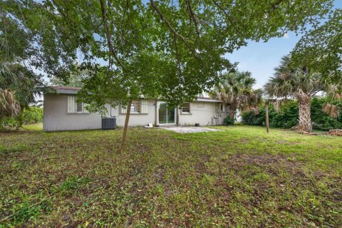 Casa en venta en Stuart, Florida, 3 dormitorios, 124.86 m2 № 2387812 - foto 2