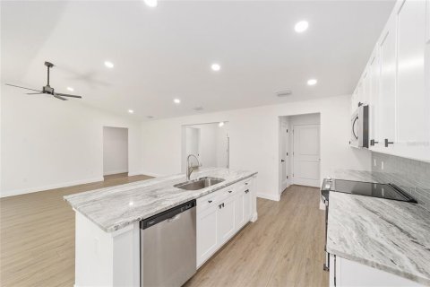 Villa ou maison à vendre à Ocklawaha, Floride: 3 chambres, 152.92 m2 № 1916759 - photo 12