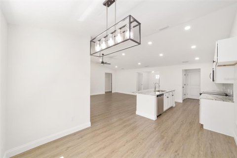 Villa ou maison à vendre à Ocklawaha, Floride: 3 chambres, 152.92 m2 № 1916759 - photo 10