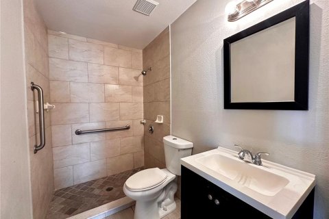 House in Orlando, Florida 2 bedrooms, 104.52 sq.m. № 1827817 - photo 12