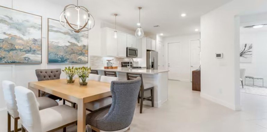 House in DEL WEBB LAKEWOOD RANCH in Bradenton, Florida 2 bedrooms, 134 sq.m. № 56952