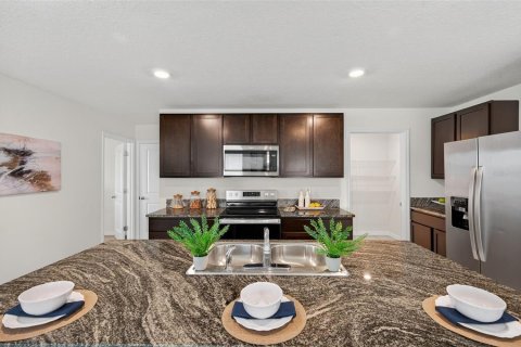 Casa en venta en Bradenton, Florida, 5 dormitorios, 225.57 m2 № 1903612 - foto 8