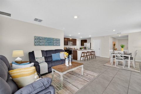 Casa en venta en Bradenton, Florida, 5 dormitorios, 225.57 m2 № 1903612 - foto 15