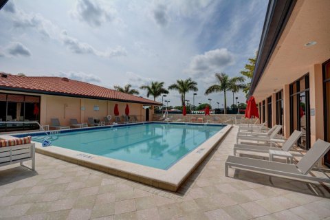 Condominio en alquiler en Palm Beach Gardens, Florida, 2 dormitorios, 109.62 m2 № 1207529 - foto 1