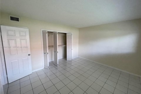 Copropriété à vendre à Hallandale Beach, Floride: 1 chambre, 59.46 m2 № 1998593 - photo 15